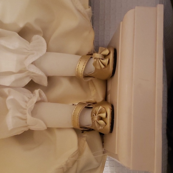 VTG Santa's Best Porcelain Animated Doll " FAITH" Long Hair, Cream and Gold Dres - Picture 9 of 10